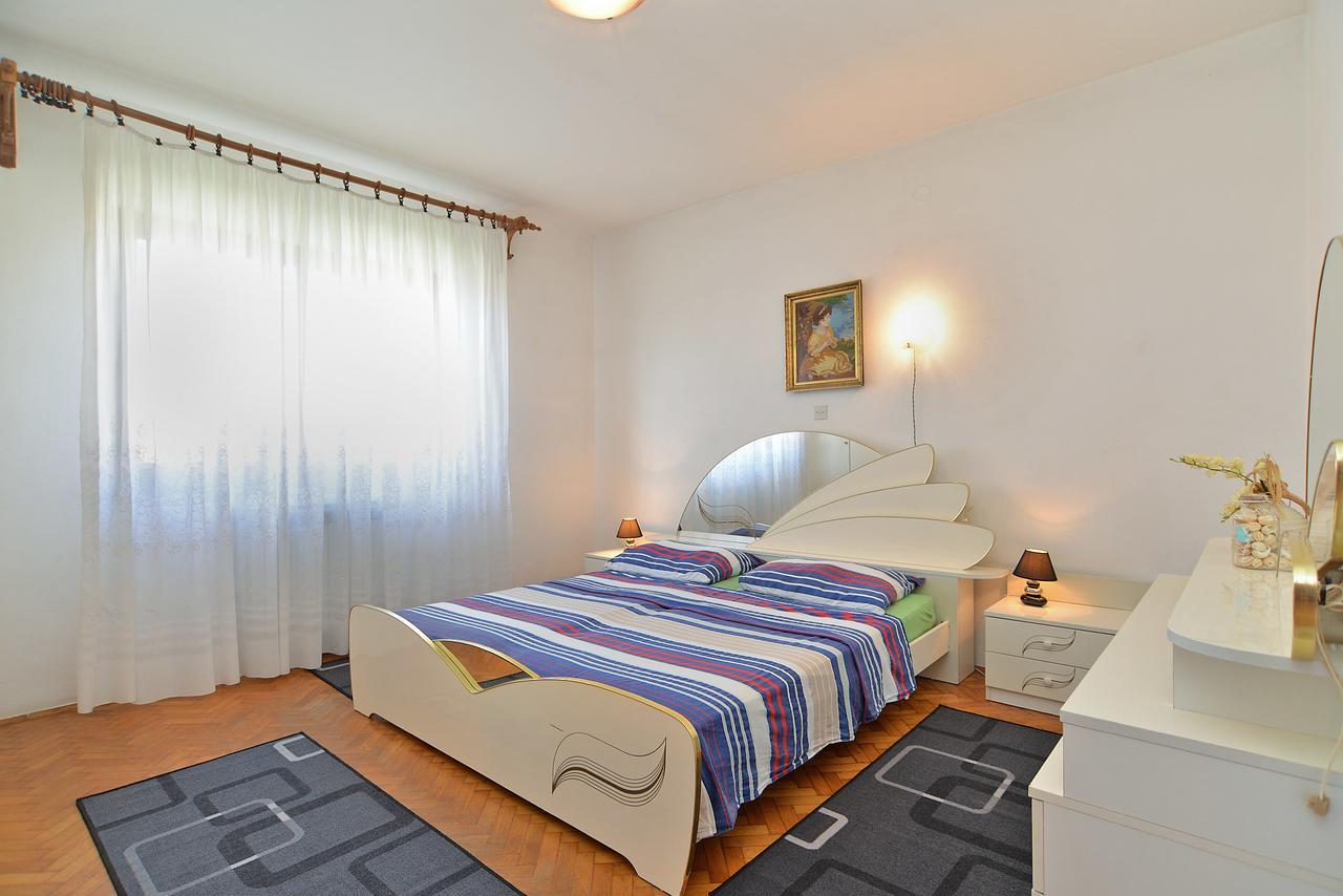 Apartments Gracijano 1724 Liznjan Exterior photo